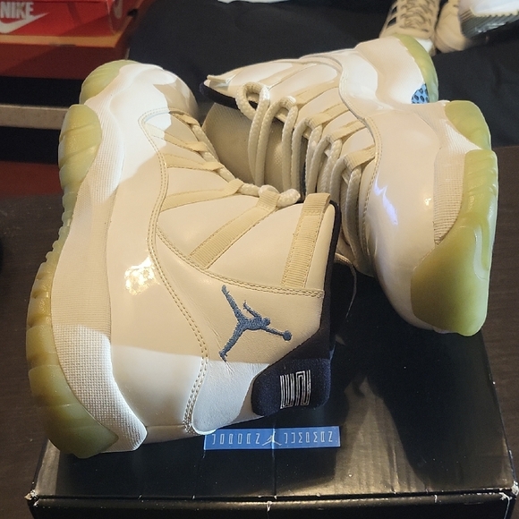 Jordan 11 Retro Legend Blue (2014) Mens 10 Womens 11.5 OG BOX EUC - Picture 7 of 11